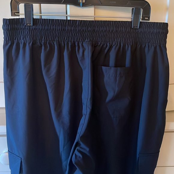 Old Navy Stretch Tech Cargo - Picture 3 of 4